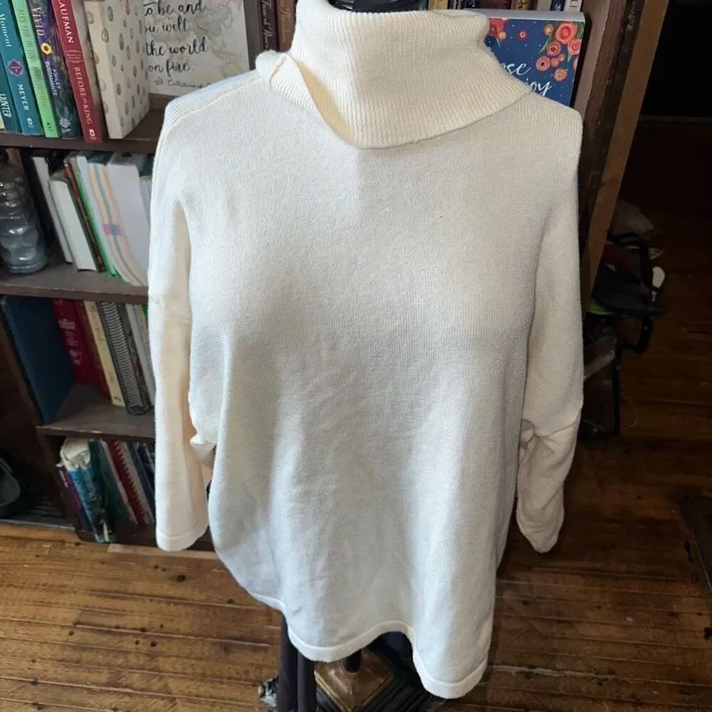 Eloquii cream drape cowl neck 18/20 flowy short sleeve top